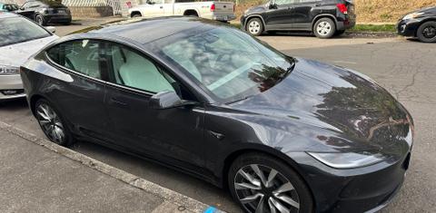 Tesla Model 3 2024