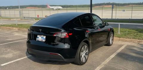 Tesla Model Y 2024