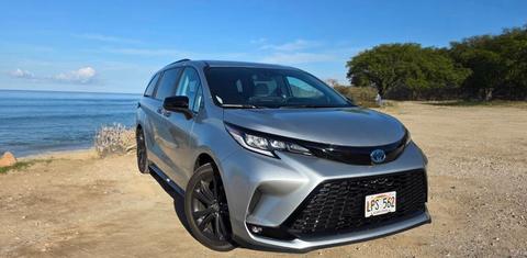 Toyota Sienna 2025 rental in Honolulu, HI by Merry Hawaii | Turo