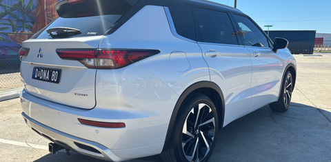 Mitsubishi OUTLANDER 2022