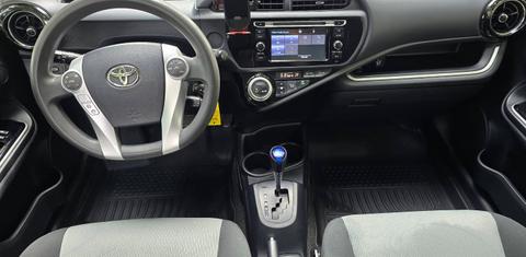 Toyota Prius c 2015