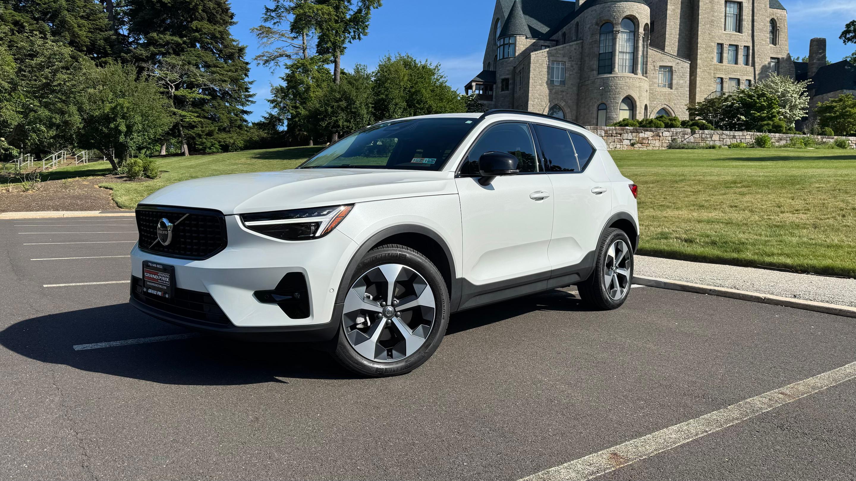 Volvo XC40 2026 in Willow Grove, PA