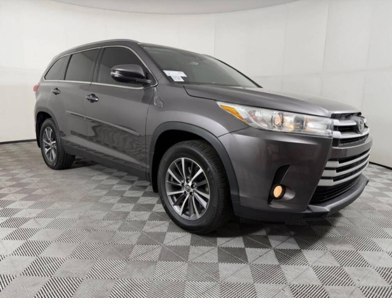 Toyota Highlander 2019 in Kenosha, WI