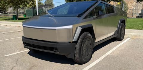 Tesla Cybertruck 2026
