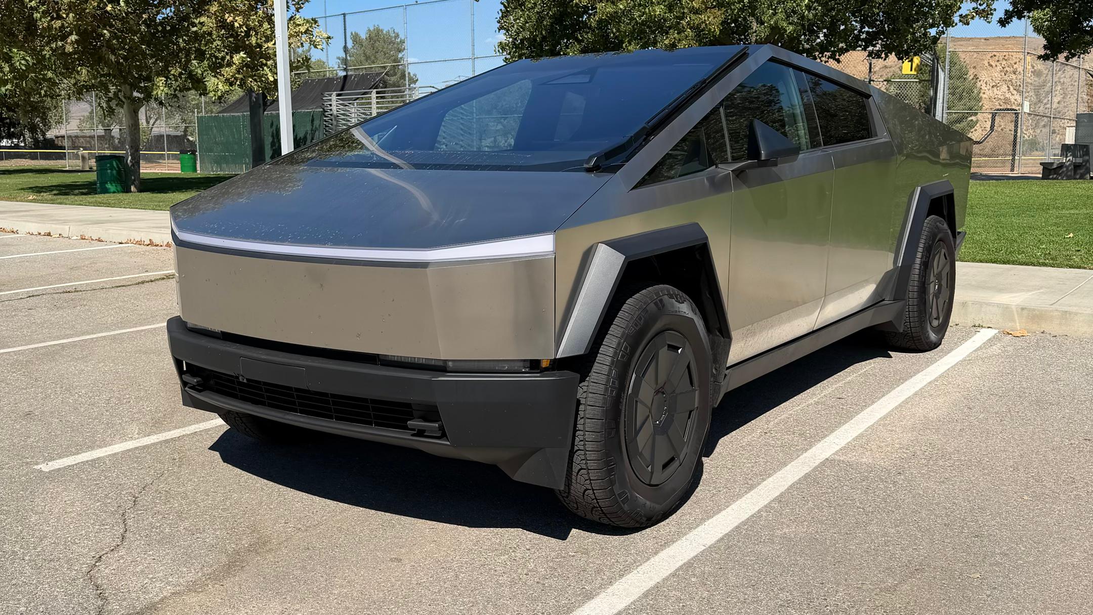 Tesla Cybertruck 2026 in Goleta, CA