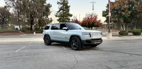 Rivian R1S 2025