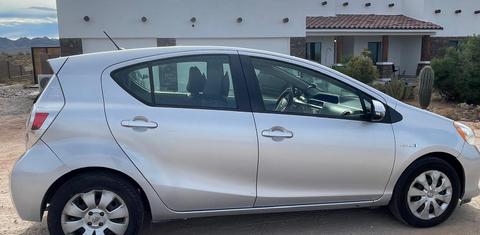 Toyota Prius c 2014