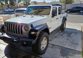 Jeep Gladiator car