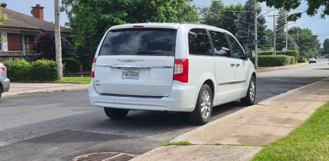Chrysler Town & Country 2016