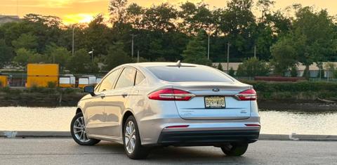 Ford Fusion Hybrid 2020