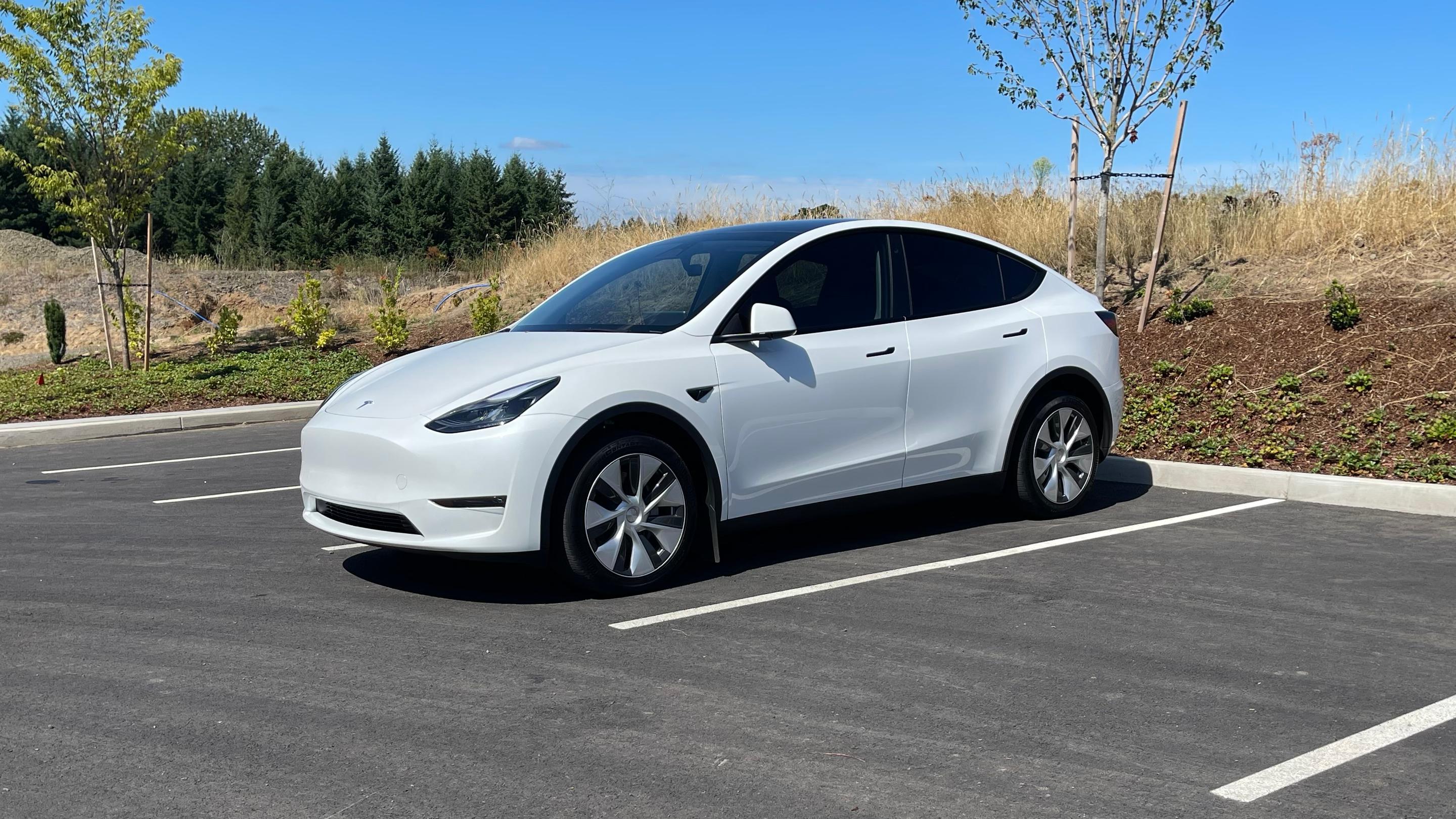Tesla Model Y 2023 in Beaverton, OR