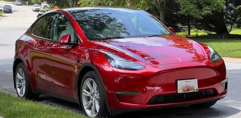 Tesla Model Y 2024
