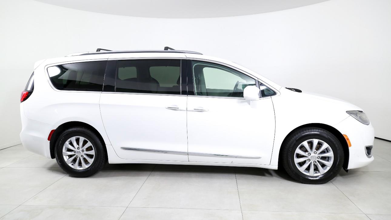 Chrysler Pacifica 2018 in Charlotte, NC