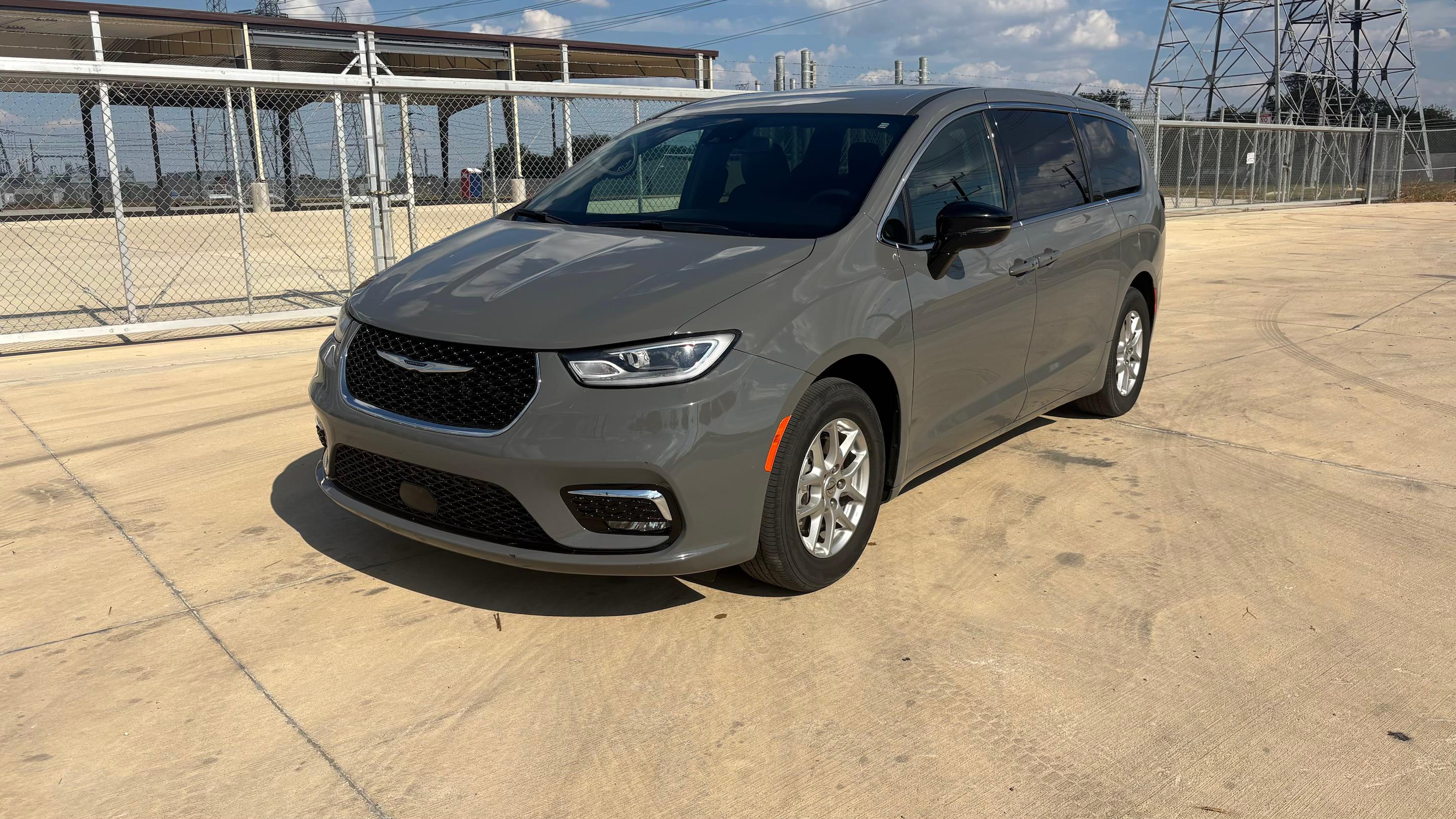 Chrysler Pacifica 2025 in San Antonio, TX
