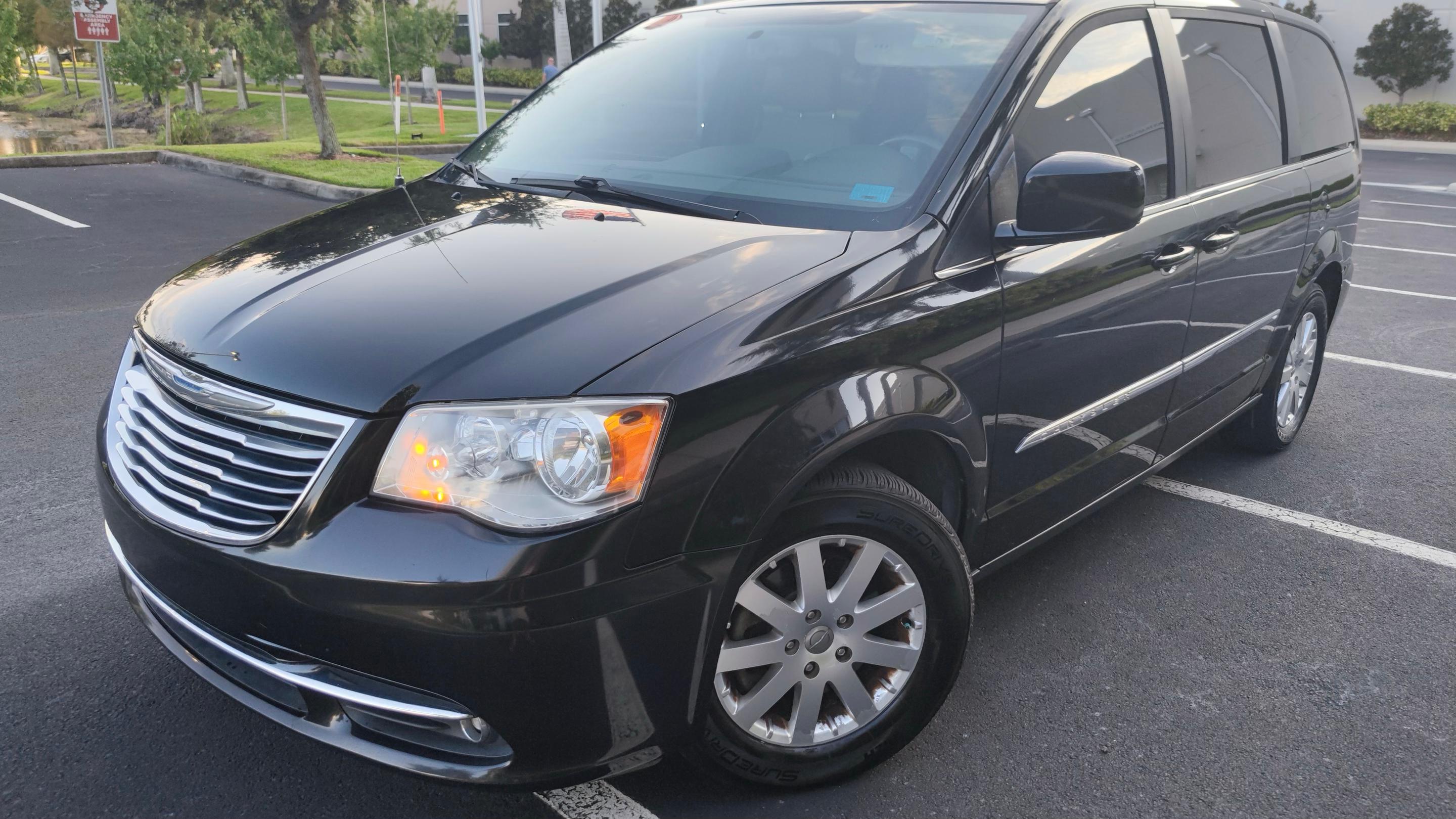 Chrysler Town & Country 2016 in 