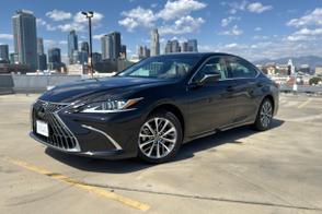Lexus ES car