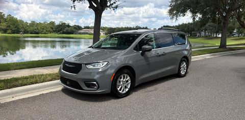 Chrysler Pacifica 2023