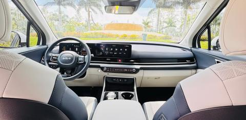 Kia Carnival Hybrid 2025