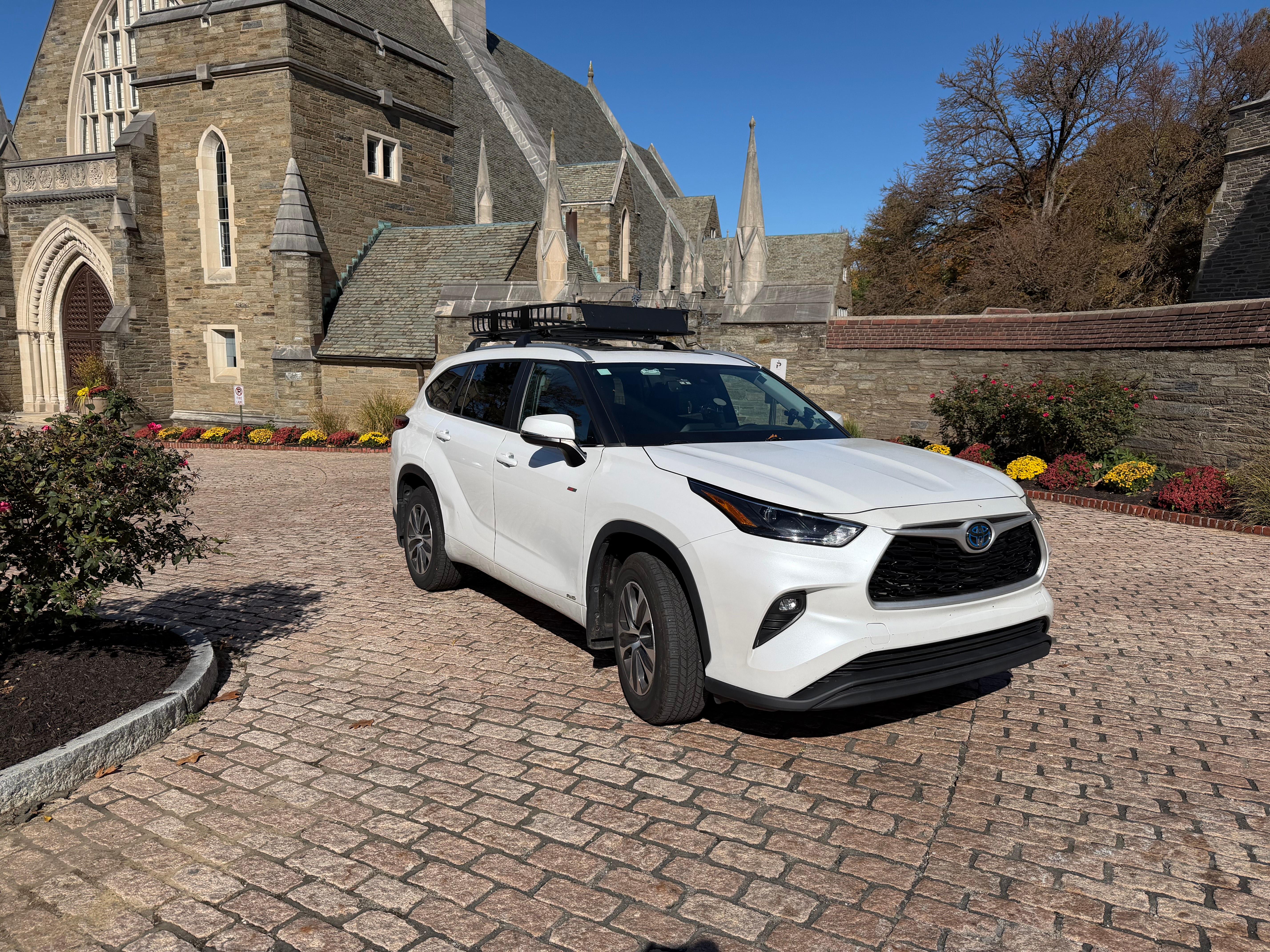 Toyota Highlander Hybrid 2023 in Bryn Mawr, PA