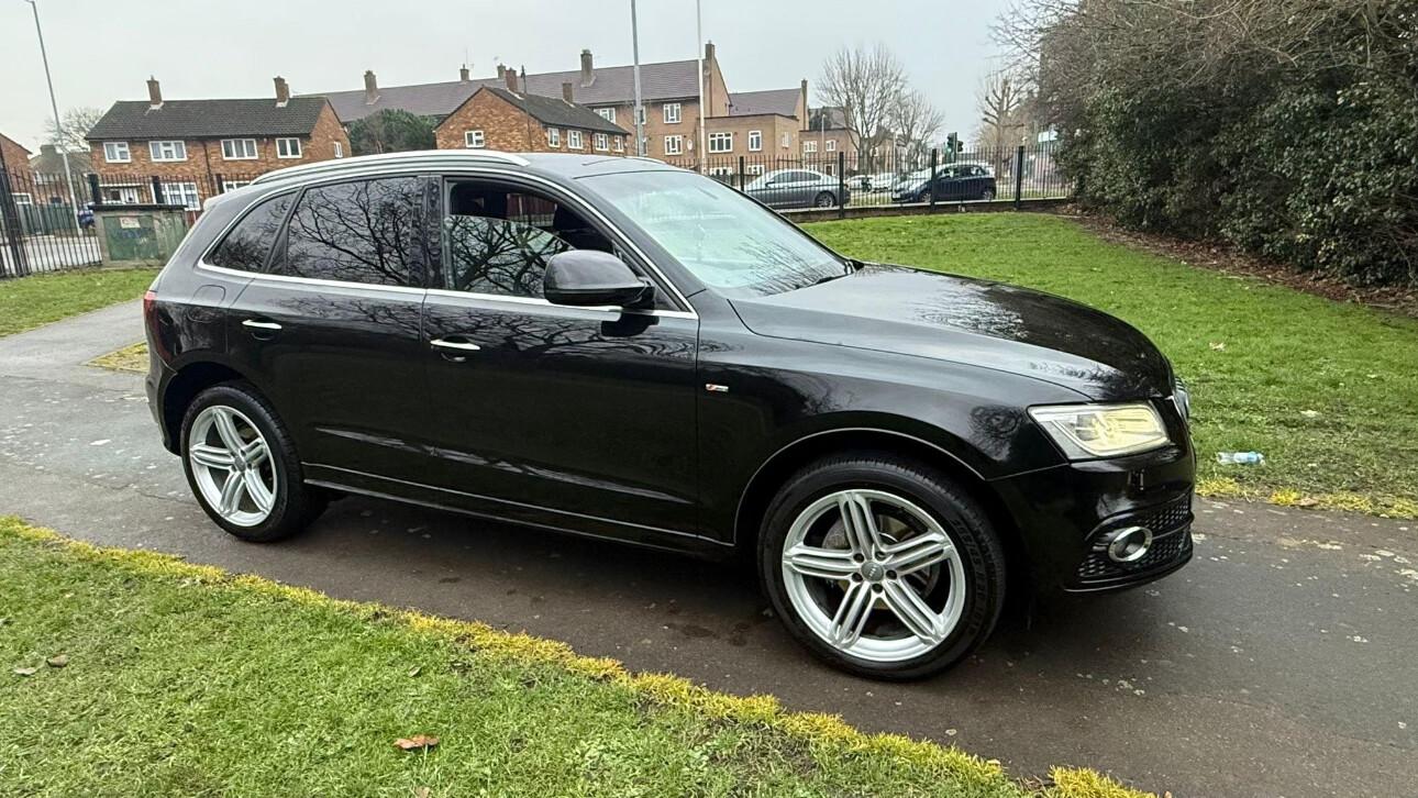 Audi Q5 2016 in Croydon