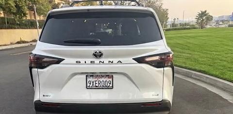 Toyota Sienna 2026