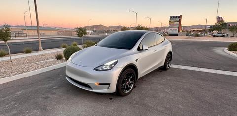 Tesla Model Y 2025