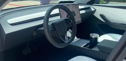 Tesla Model 3 2025