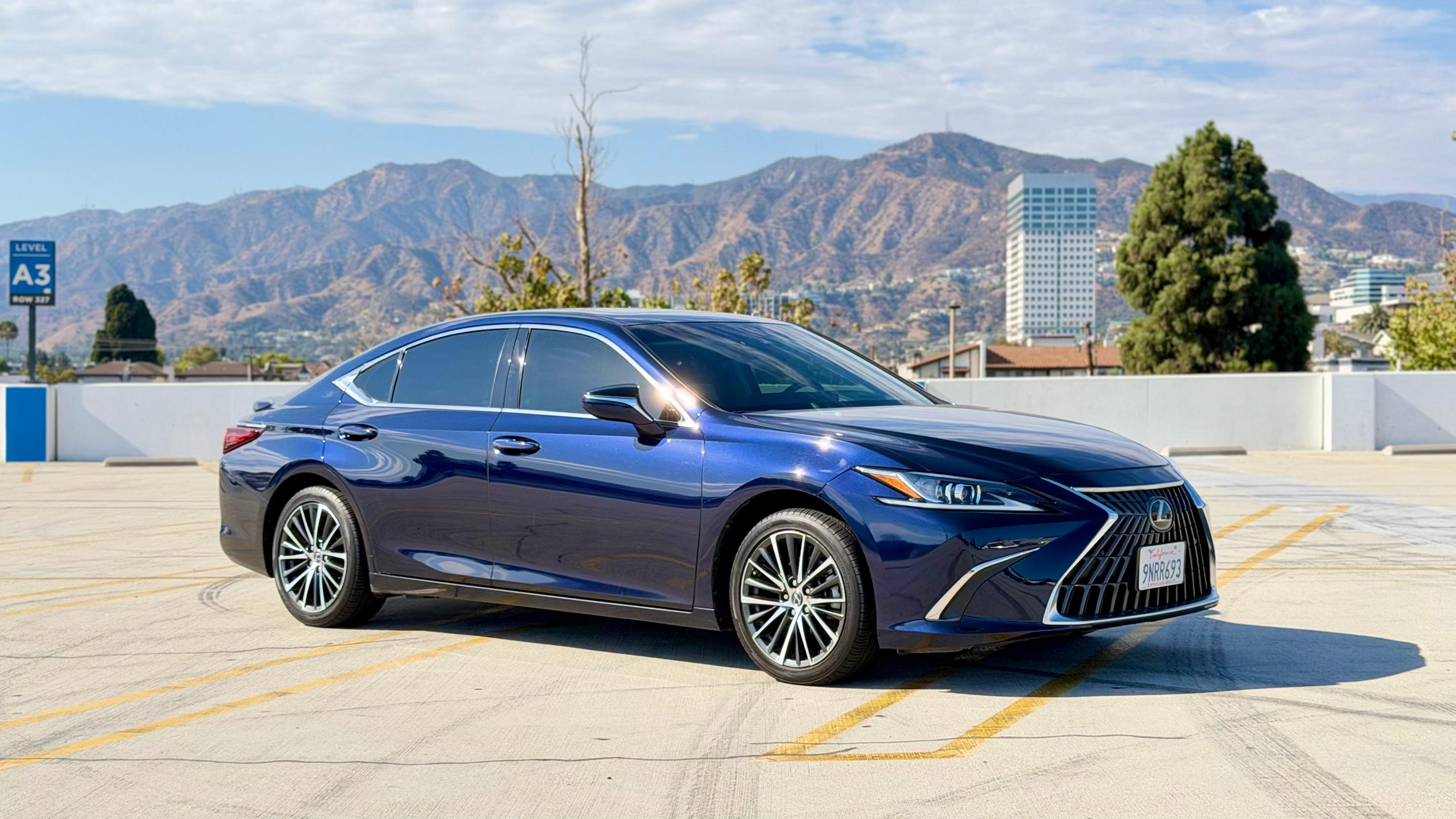 Lexus ES 2024 in Los Angeles, CA