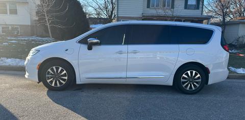 Chrysler Pacifica 2023