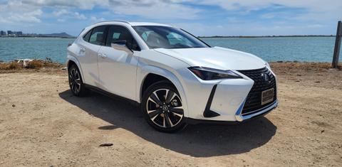 Lexus UX 2024