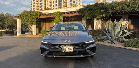 Hyundai Elantra Hybrid 2025