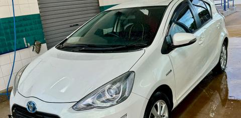 Toyota PRIUS-C 2017