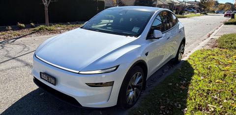 Tesla MODEL Y 2026