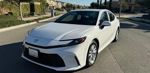 Toyota Camry Hybrid 2026