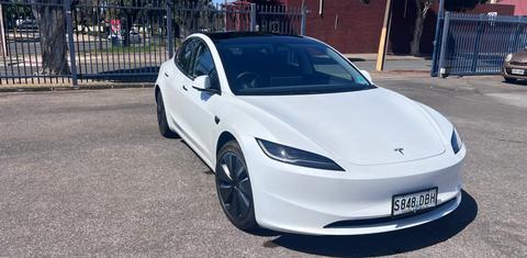 Tesla MODEL 3 2024