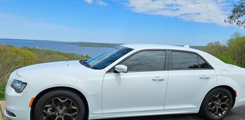 Chrysler 300 2017