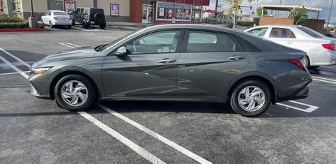 Hyundai Elantra 2025