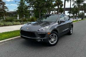 Porsche Macan car