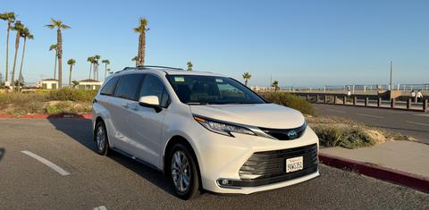 Toyota Sienna 2025