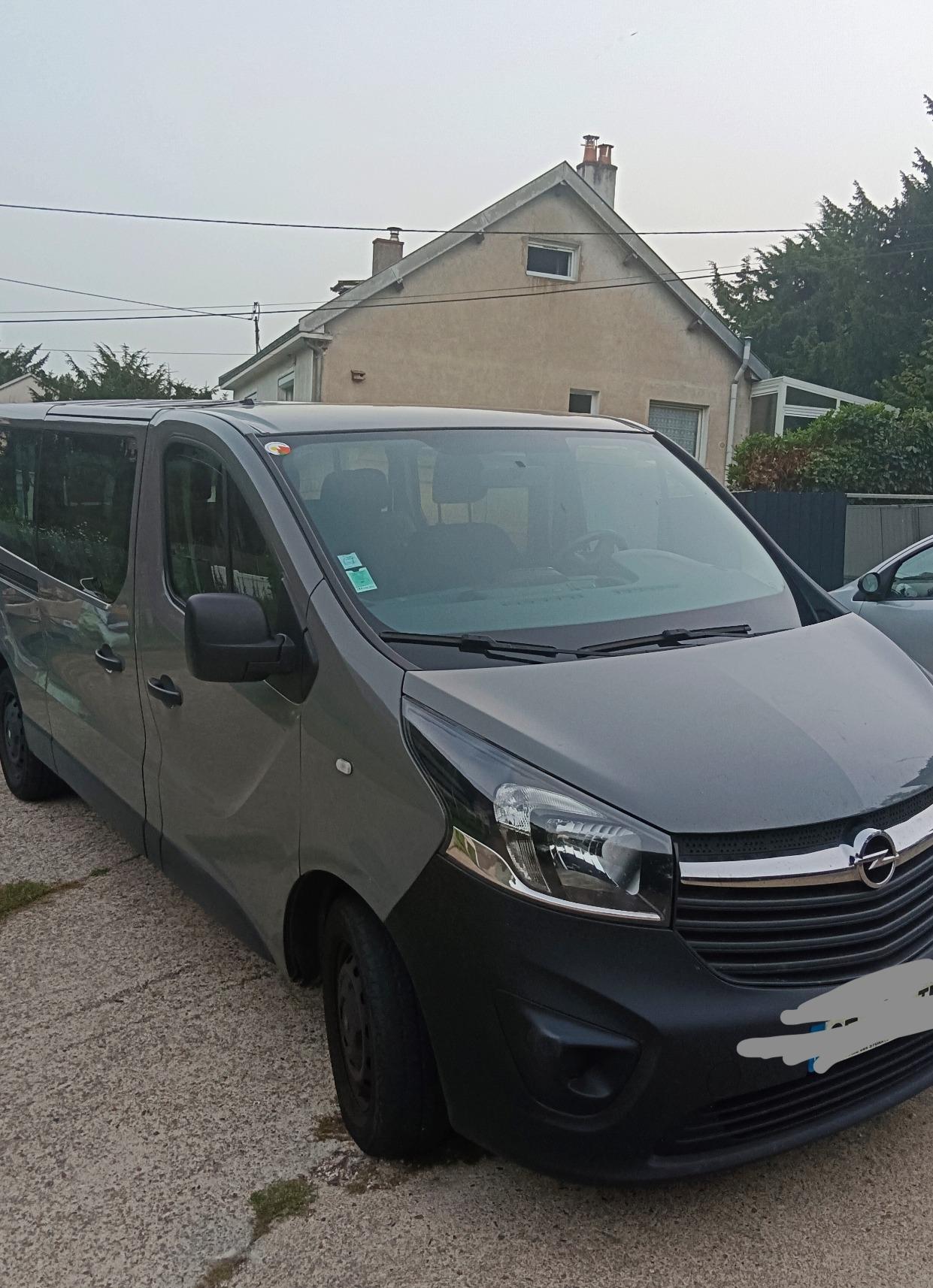 Opel VIVARO 2018 à Tours