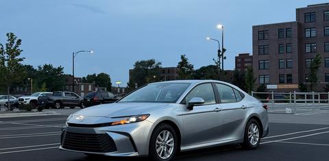 Toyota Camry Hybrid 2026