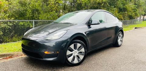 Tesla Model Y 2024