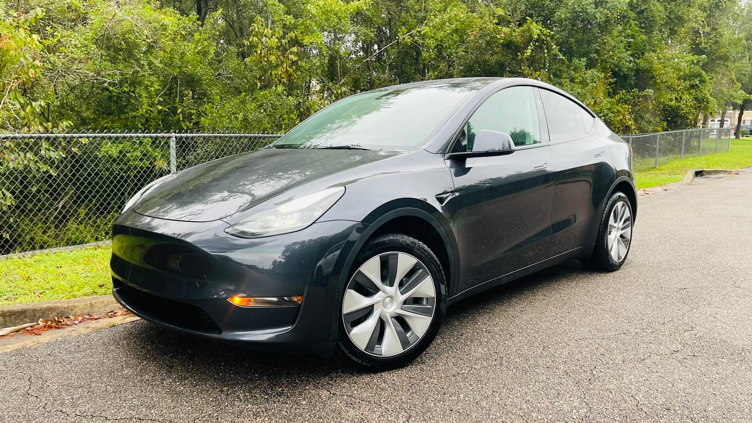 Tesla Model Y 2024 in Jacksonville, FL