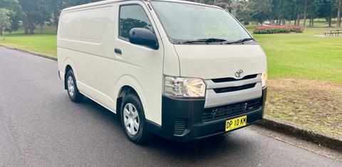 Toyota HIACE 2014