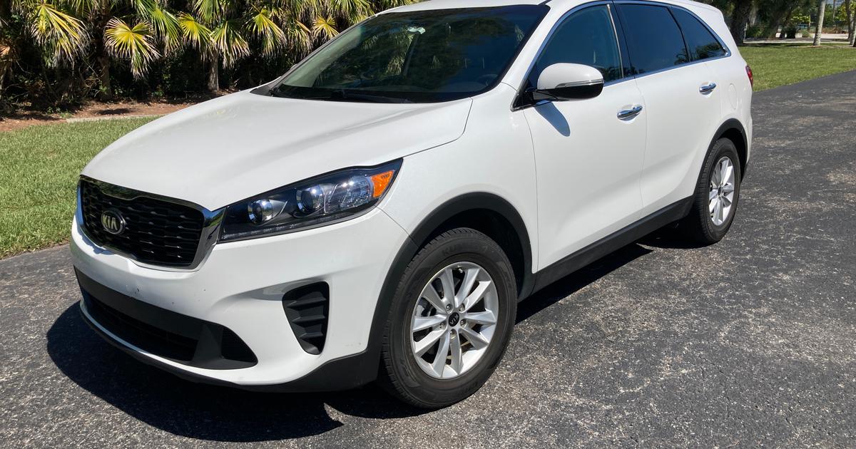 Kia Sorento 2020 rental in Bradenton, FL by Leslie C. Turo