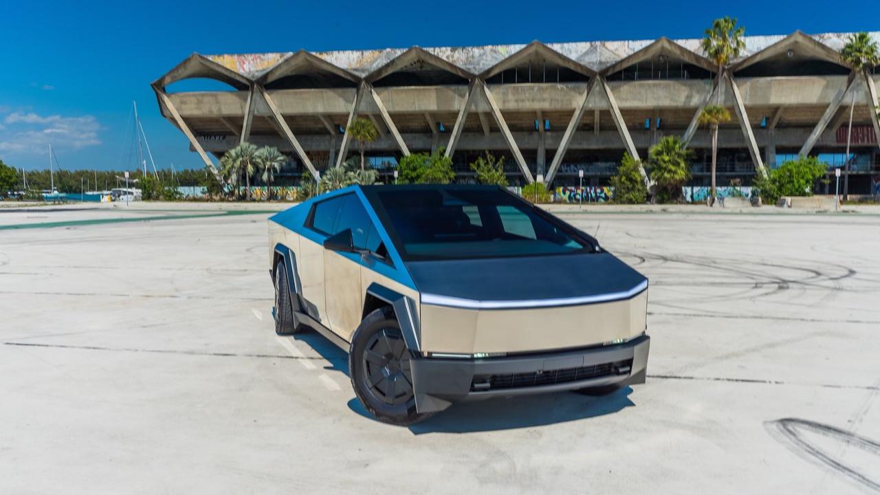 Tesla Cybertruck 2025 in 