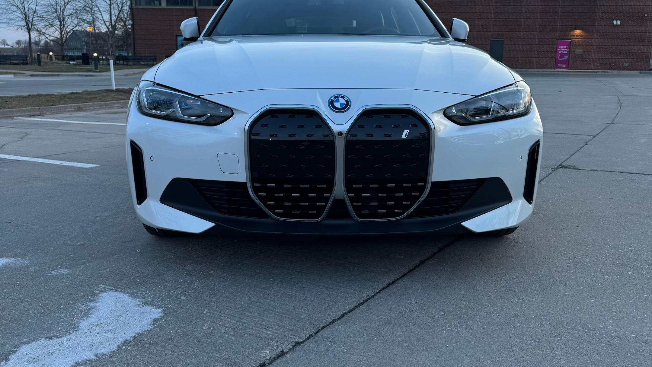 BMW i4 2023 in West Des Moines, IA