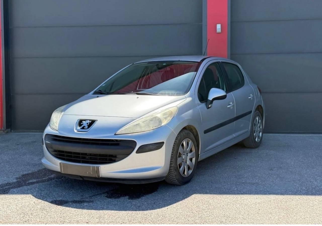 Peugeot 207+ 2014 à Nîmes