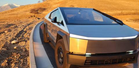 Tesla Cybertruck 2025