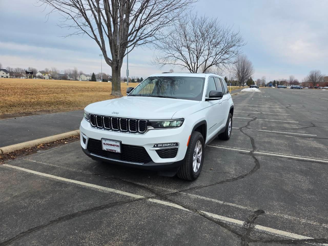 Jeep Grand Cherokee 2022 in Shakopee, MN